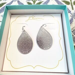 NWT J Bloom Silver Teardrop Dangle Earrings